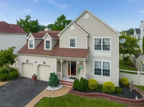 12 Lauren Ln, Phillipsburg, NJ 08865