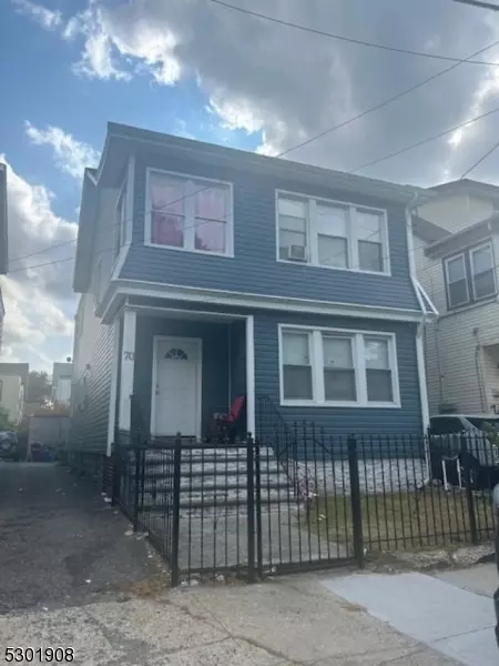 70 Campfield St, Irvington, NJ 07111