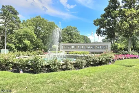 15 Yorkshire Ct # A, Manchester Township, NJ 08759