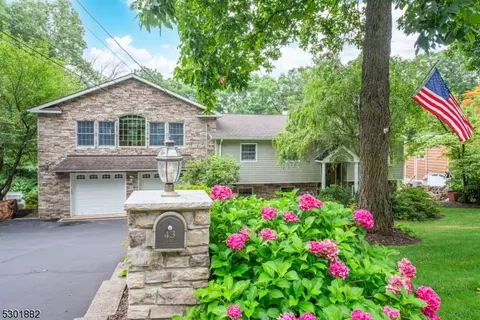 43 Paderewski Rd, Jefferson, NJ 07438