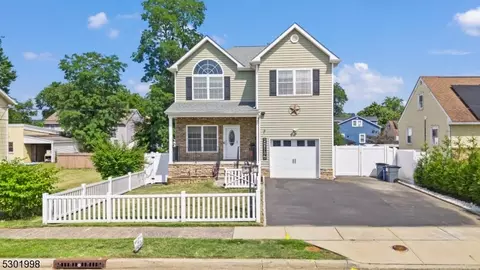 621 Voorhees Ave, Middlesex, NJ 08846