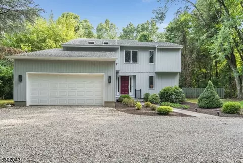 10 Hunting Hills Rd, Franklin Twp, NJ 08801