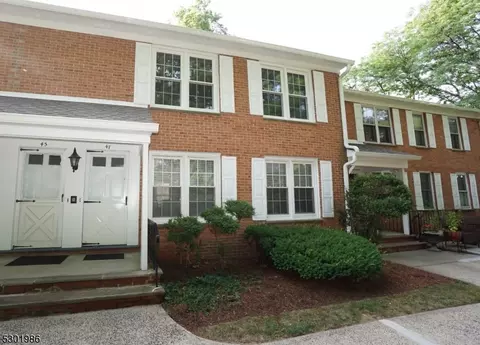 47 Briarwood Path, Clark, NJ 07066