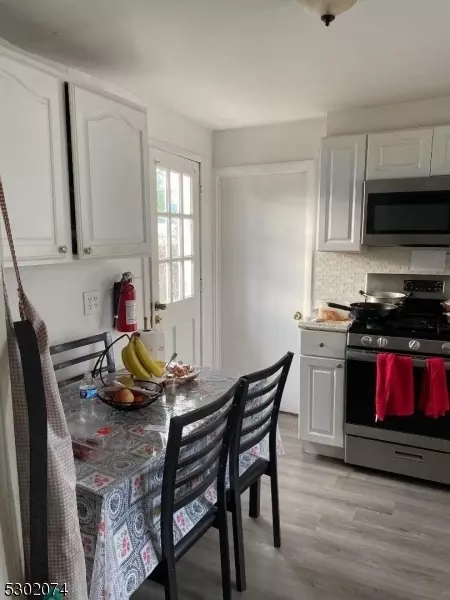 18 Steiner Pl, North Plainfield, NJ 07060 photo 4