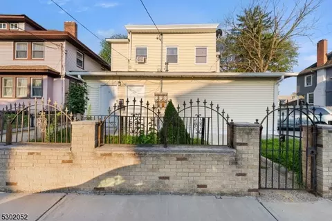 271 E 32nd St, Paterson, NJ 07504