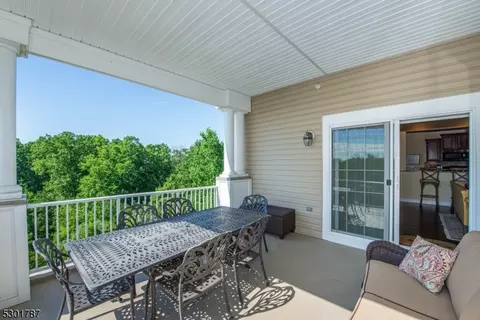 5205 Veterans Dr, Wharton, NJ 07885