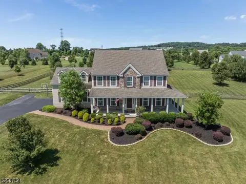 17 Highlands Way, Phillipsburg, NJ 08865