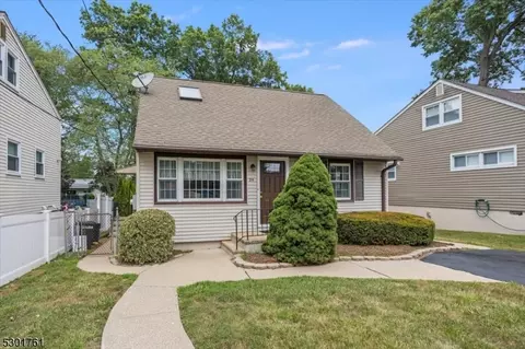 24 Maple Ln, Parsippany-troy Hills Twp, NJ 07034