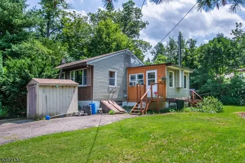 15 Dayton Rd, West Milford Twp, NJ 07421
