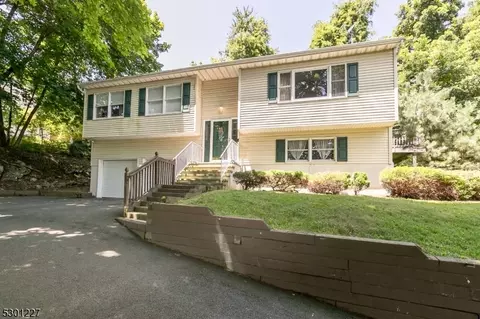 138 Brooklyn Rd, Stanhope, NJ 07874