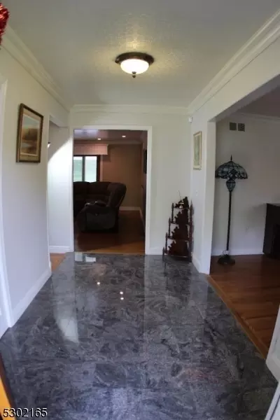 280 Tanglewood Trl, Long Hill, NJ 07933 photo 4