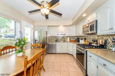 36 Eldorado Dr, Wayne, NJ 07470 photo 12