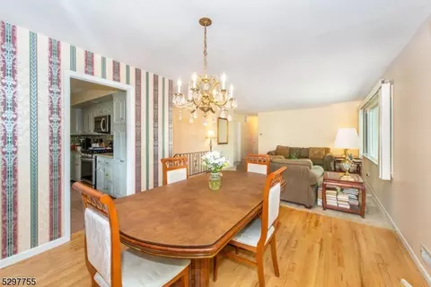 36 Eldorado Dr, Wayne, NJ 07470 photo 9