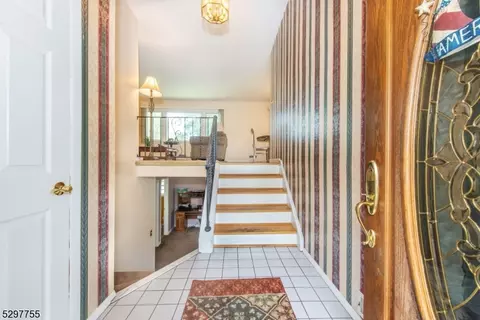 36 Eldorado Dr, Wayne, NJ 07470 photo 5