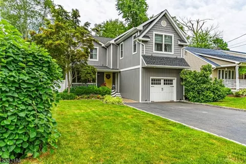 61 Hinchman Ave, Denville, NJ 07834