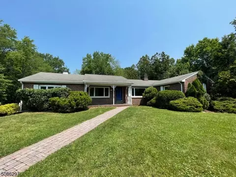 1752 Valley Rd, Long Hill, NJ 07946