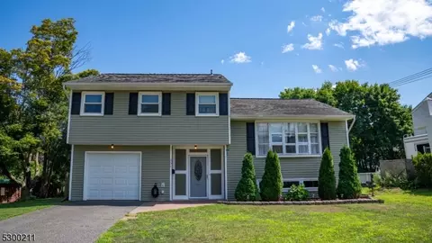 251 W Warren St, Washington, NJ 07882