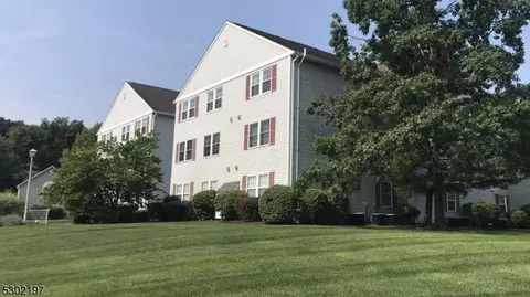 64 Dayton Ct 301 #301, Hackettstown, NJ 07840