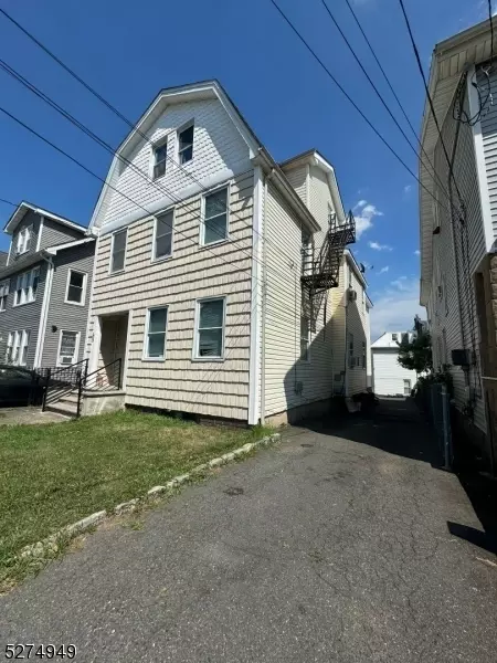 65 Grove St, Bloomfield, NJ 07003