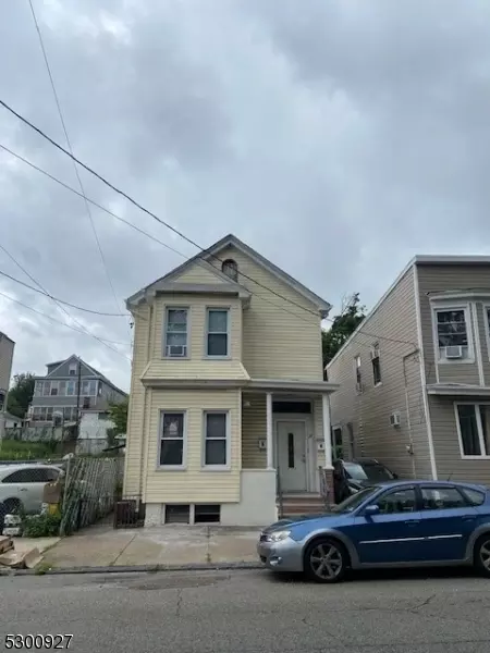 28 Murray Ave, Paterson, NJ 07501