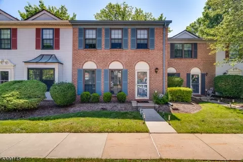 10 Daniel Dr, Franklin Twp, NJ 08823