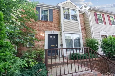 65 Boston St, Newark, NJ 07103
