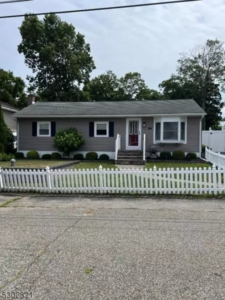 84 Larsen Rd, West Milford, NJ 07480