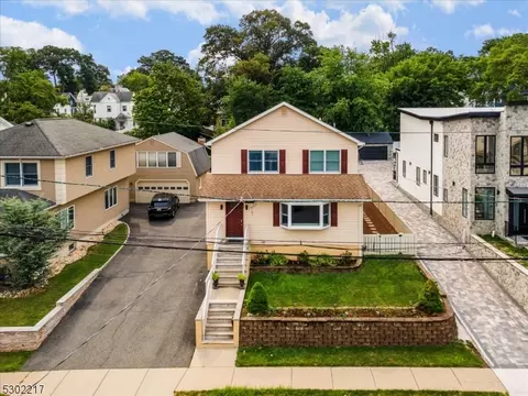 181 Santiago Ave, Rutherford, NJ 07070
