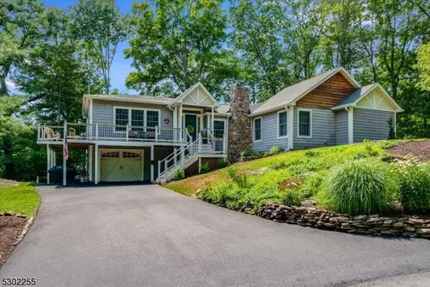 158 W Shore Trl, Sparta, NJ 07871