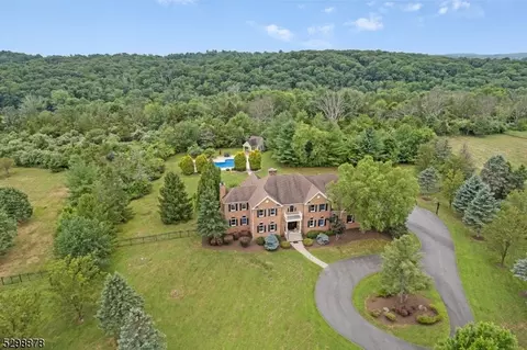 900 Old Chester Gladstone, Far Hills, NJ 07931