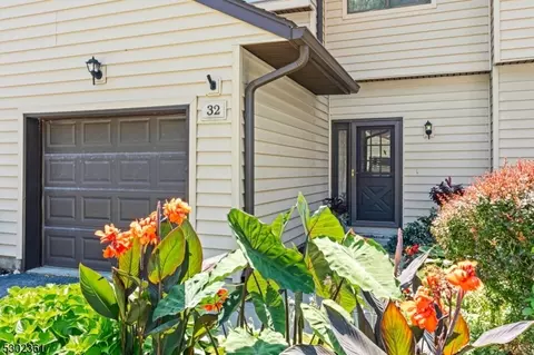 32 Oriole Ter #32, Newton, NJ 07860