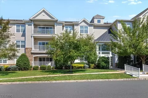 4204 Chesterwood Way, Somerset, NJ 08873
