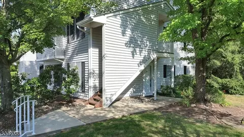 151 Mockingbird Ct, Three Bridges, NJ 08887