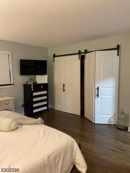 20 Knoll Rd, Wayne, NJ 07470 photo 3