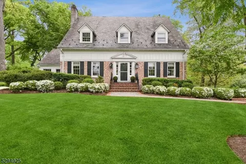 39 Spring Brook Rd, Morristown, NJ 07960