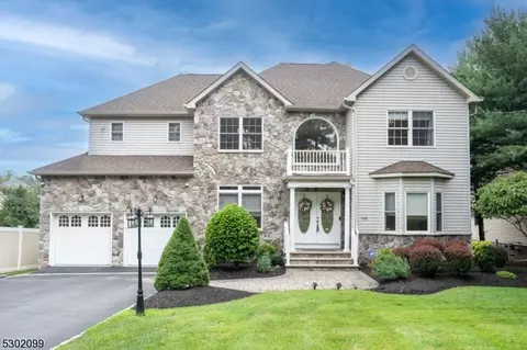 143 Rock Rd W, Green Brook, NJ 08812