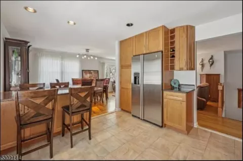 121 Lamberts Mill Rd, Westfield, NJ 07090