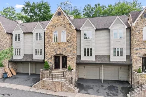 53 Daria Ln, Berkeley Heights, NJ 07922