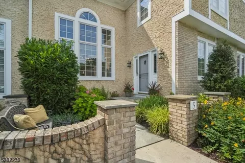 5 Rolling Hill Ct, Madison, NJ 07940