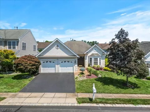 14 Hogan Way, Monroe Township, NJ 08831