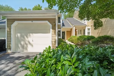 16 Exeter Rd, Bedminster, NJ 07921