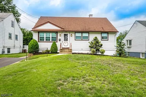74 Bedford Ave, Woodbridge Twp, NJ 08830