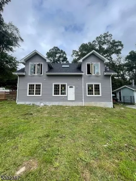 210 Squam Rd, Vernon Twp, NJ 07422