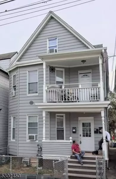 55 Quincy St, Passaic, NJ 07055
