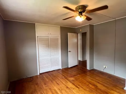 542 Warfield Rd, North Plainfield, NJ 07063 photo 9