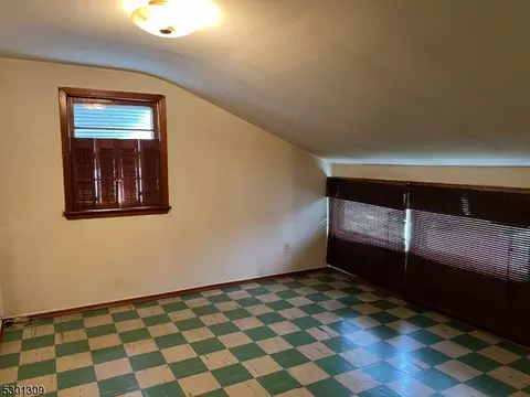 542 Warfield Rd, North Plainfield, NJ 07063 photo 13
