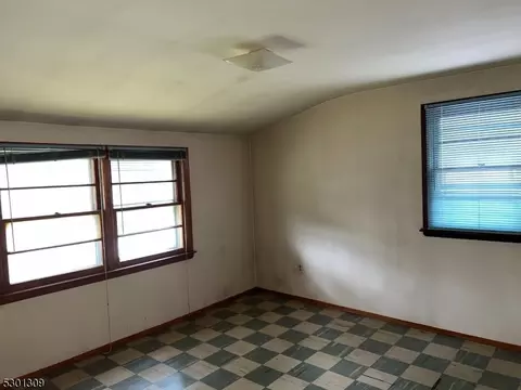542 Warfield Rd, North Plainfield, NJ 07063 photo 14