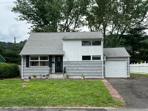 542 Warfield Rd, North Plainfield, NJ 07063