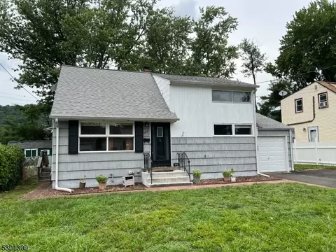542 Warfield Rd, North Plainfield, NJ 07063 photo 3