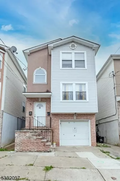 18 12th Ave, Paterson, NJ 07501